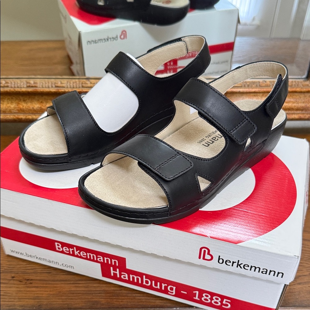 Women's Berkemann Black Leather Comfort Sandals. Size US 5.5.  EU 36 1/3.